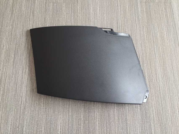 VOLVO NOVI FH PANEL UGAO RH 82858516